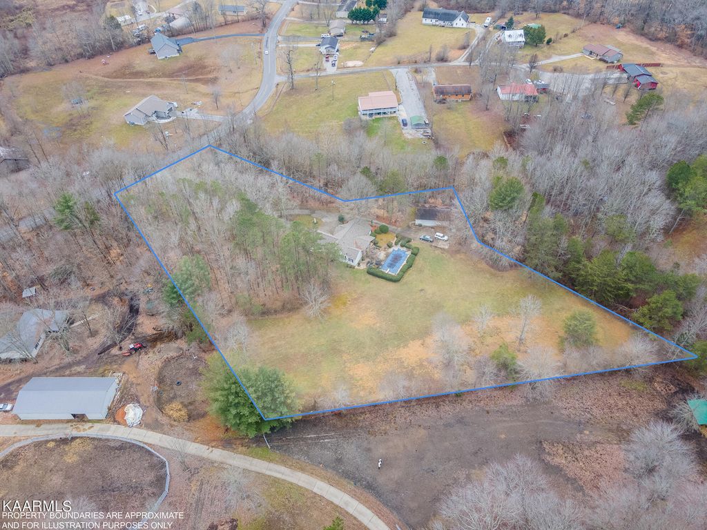 Photo of 298 Petit Lane, Wartburg, TN 37887 (MLS # 1215114)