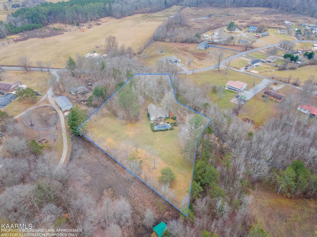 Photo of 298 Petit Lane, Wartburg, TN 37887 (MLS # 1215114)