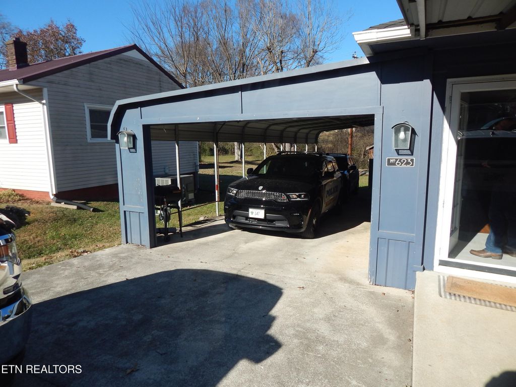 Photo of 623 Garfield St, Alcoa, TN 37701 (MLS # 1284466)