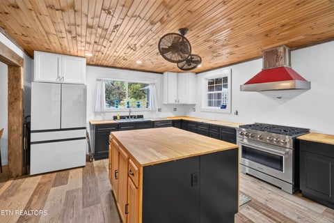 Tiny photo for 9089 Highway 66, Sneedville, TN 37869 (MLS # 1356076)