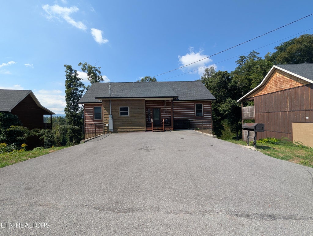 Photo of 714 Old Ridge Rd, Gatlinburg, TN 37738 (MLS # 1356860)