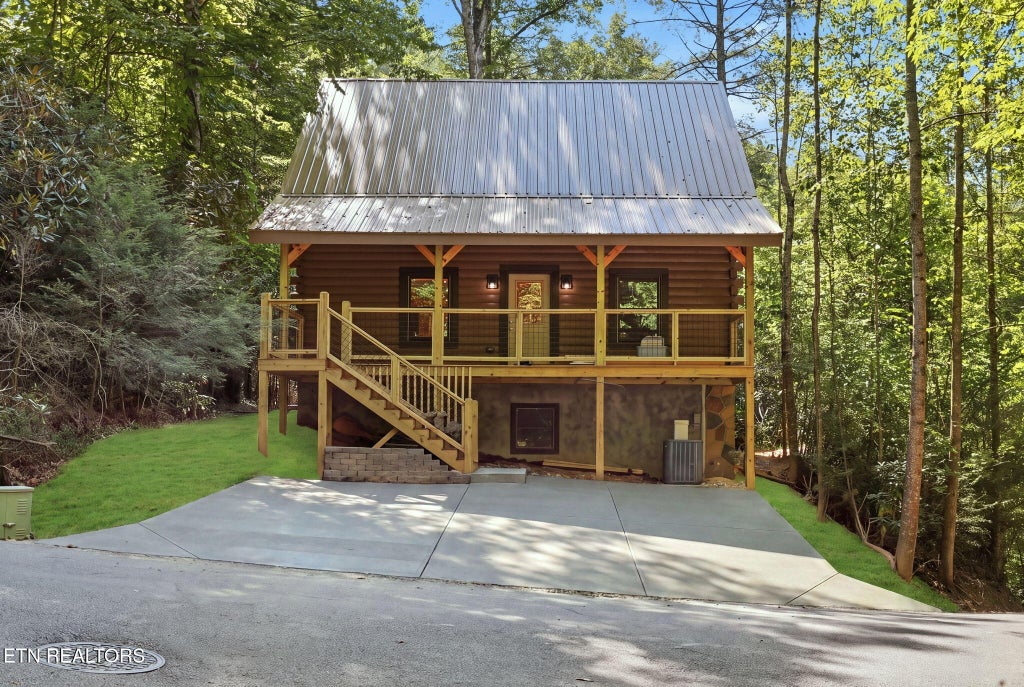 Photo of 1607 Mountain Shadow Way, Gatlinburg, TN 37738 (MLS # 1353701)