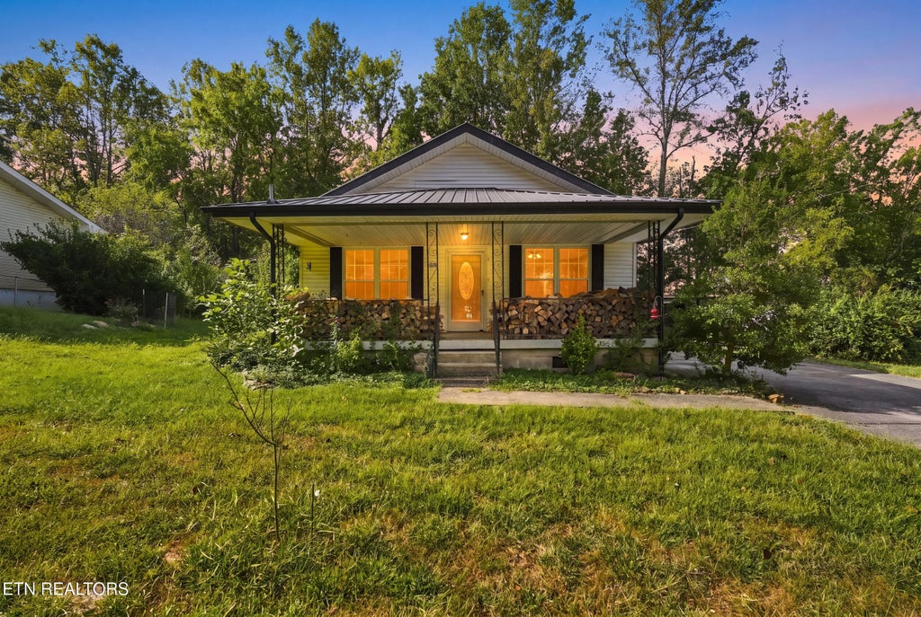 Photo of 458 Slaven Lane, Oneida, TN 37841 (MLS # 1354343)