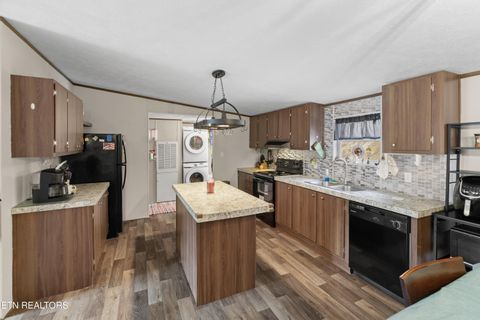 Tiny photo for 1473 State Highway 33, Tazewell, TN 37879 (MLS # 1328152)