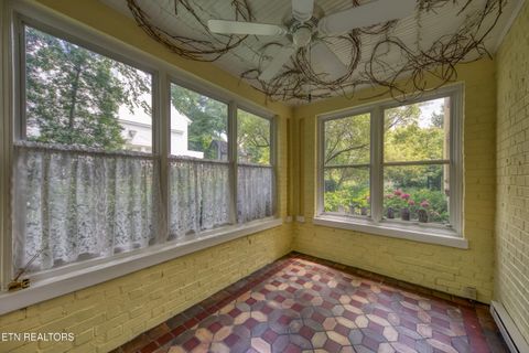 Tiny photo for 918 Windgate St, Knoxville, TN 37919 (MLS # 1347979)