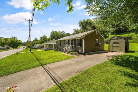 Tiny photo for 636 Robertsville Rd, Oak Ridge, TN 37830 (MLS # 1343955)