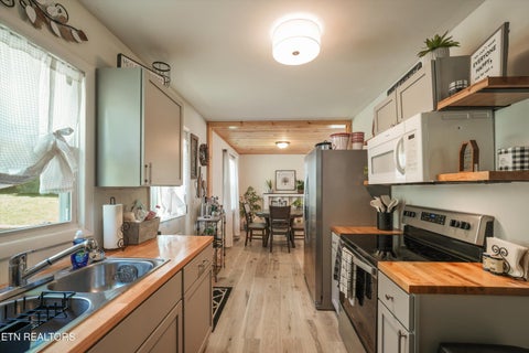 Tiny photo for 636 Robertsville Rd, Oak Ridge, TN 37830 (MLS # 1343955)