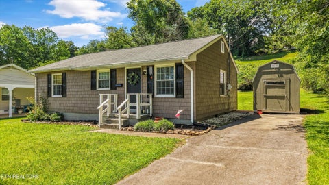 Tiny photo for 636 Robertsville Rd, Oak Ridge, TN 37830 (MLS # 1343955)