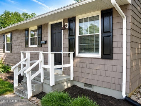 Tiny photo for 636 Robertsville Rd, Oak Ridge, TN 37830 (MLS # 1343955)