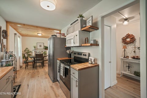 Tiny photo for 636 Robertsville Rd, Oak Ridge, TN 37830 (MLS # 1343955)