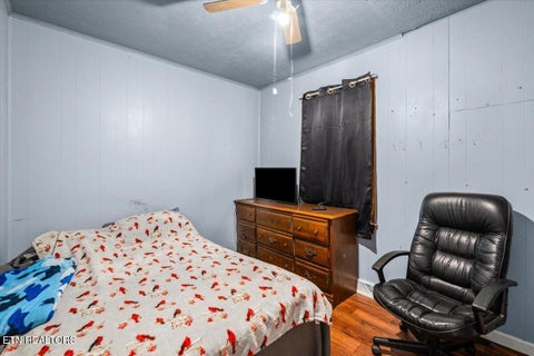 Tiny photo for 1008 W Walden St, LaFollette, TN 37766 (MLS # 1349693)
