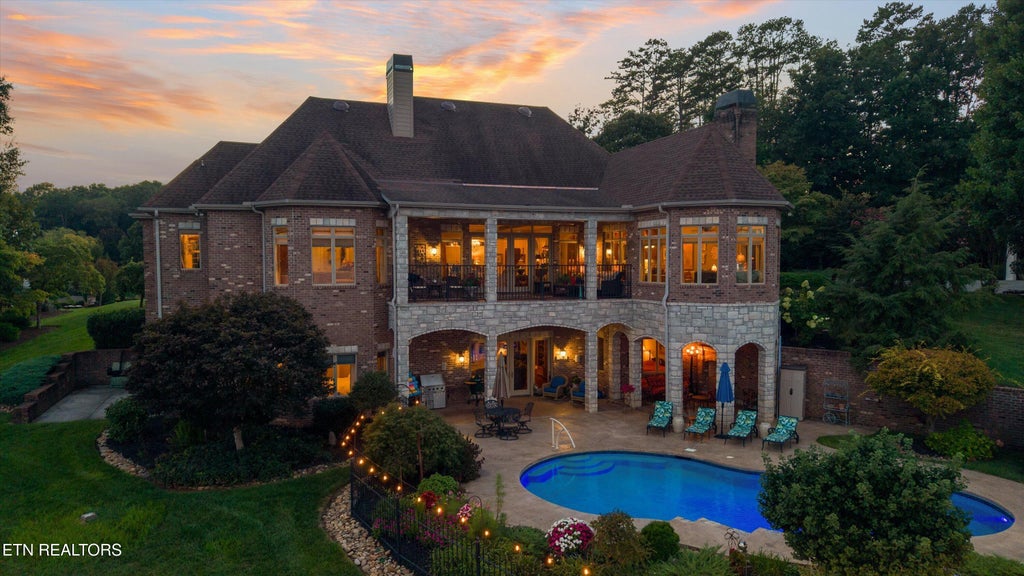 Photo of 233 Lake Crest Drive, Lenoir City, TN 37772 (MLS # 1356443)