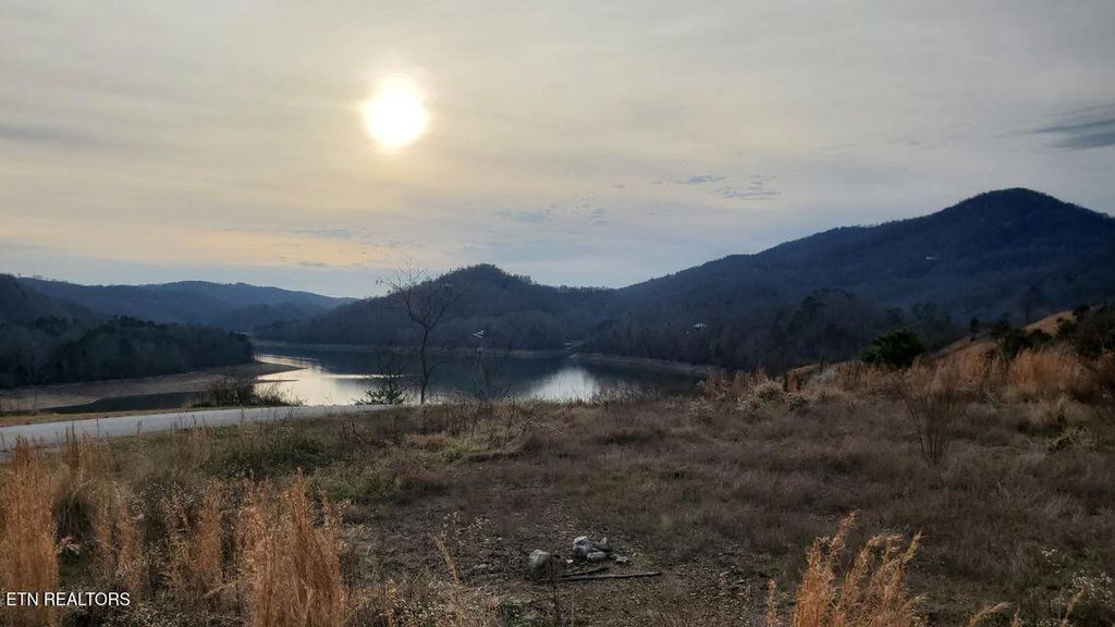 Photo of 38 Windward Blvd, Tazewell, TN 37879 (MLS # 1296292)