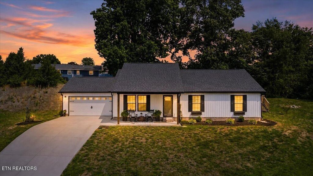 Photo of 126 Zoe Circle, Jacksboro, TN 37757 (MLS # 1342810)