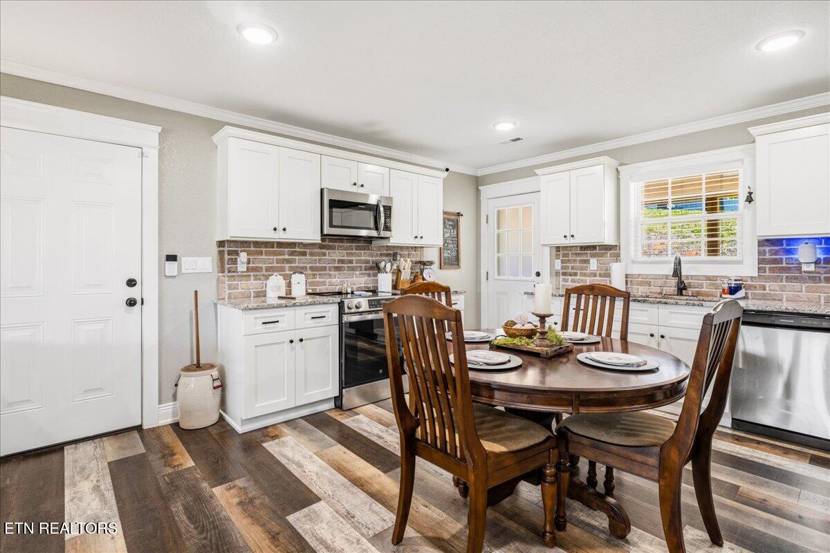 126 Zoe Circle