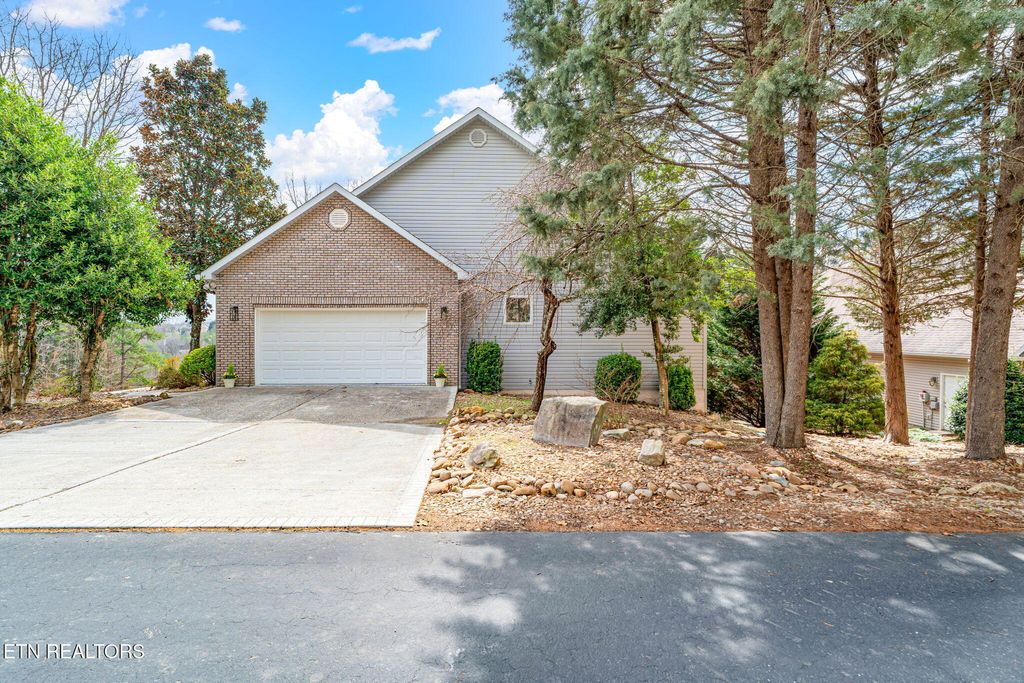 Photo of 213 Coyatee Drive, Loudon, TN 37774 (MLS # 1331702)