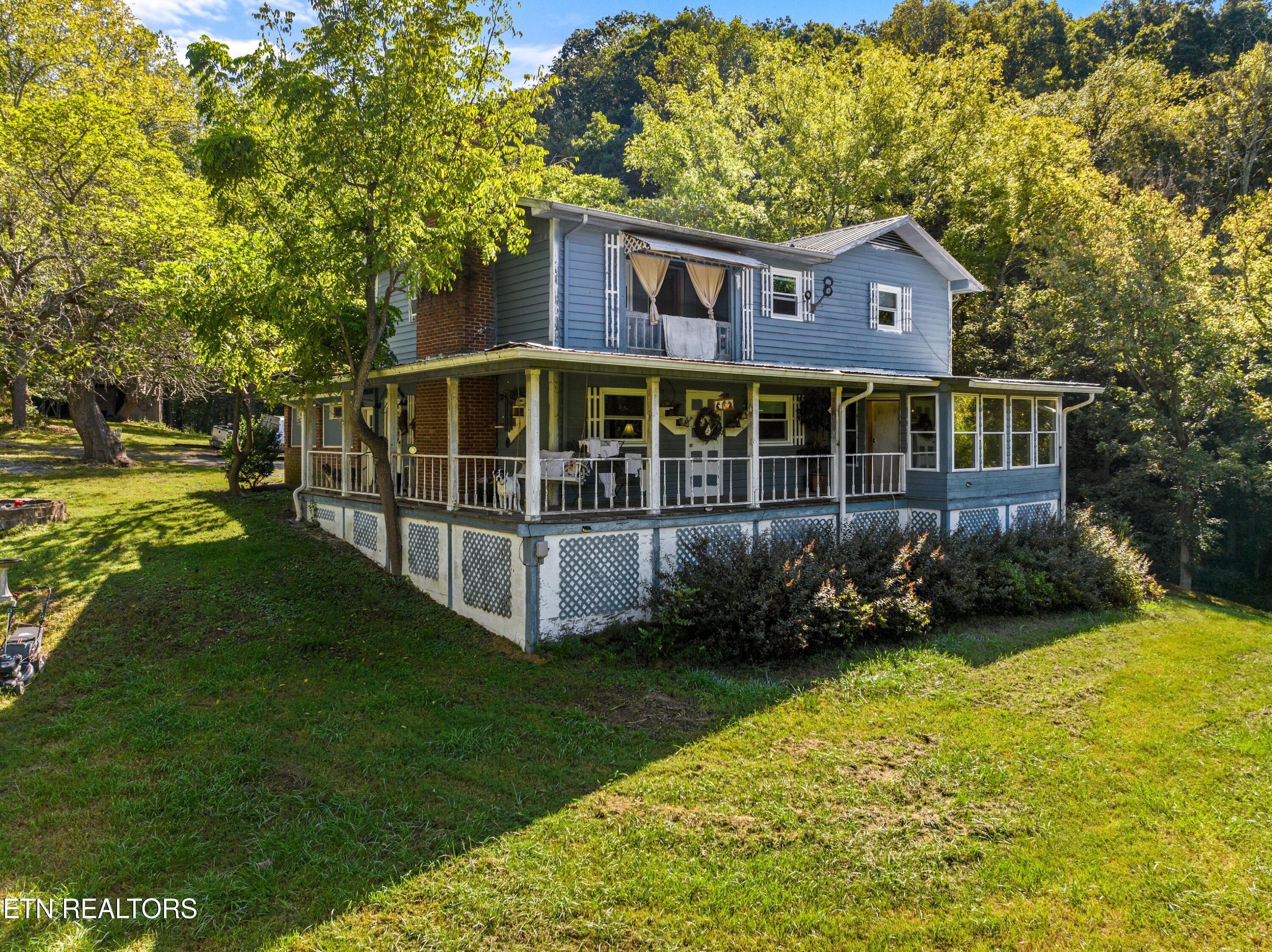 151 Golden Rd