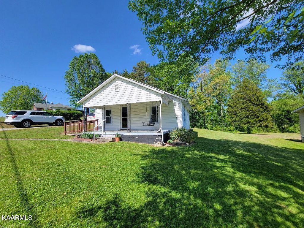 Photo of 271 Ollis Rd, Oliver Springs, TN 37840 (MLS # 1224970)