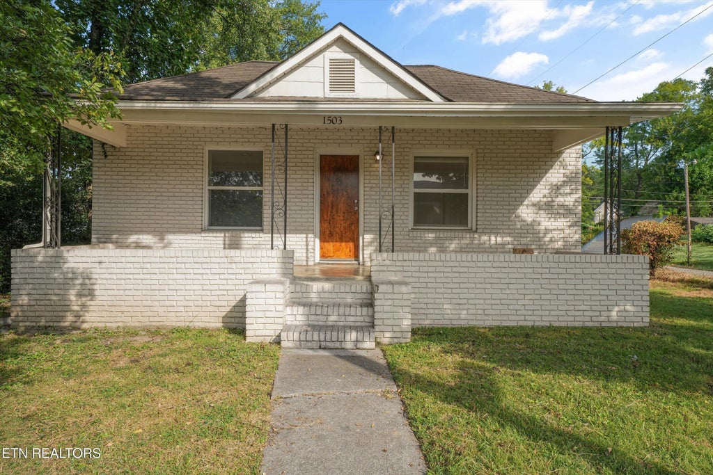 Photo of 1503 Connecticut Ave, Knoxville, TN 37921 (MLS # 1354843)
