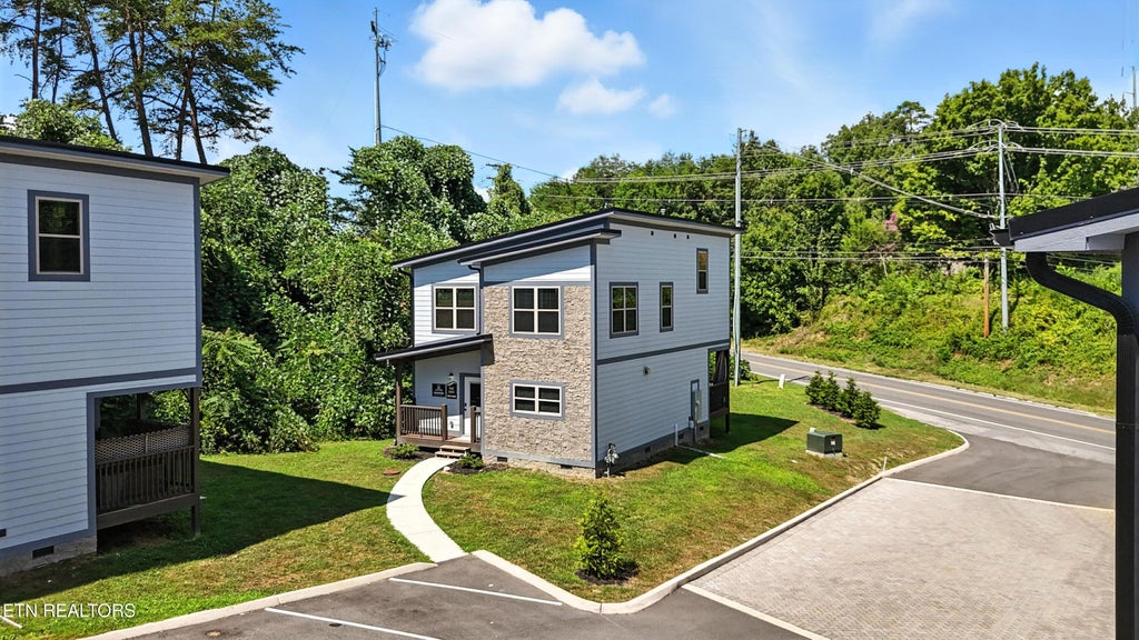 Photo of 576 Dollywood Lane #UNIT 1, Pigeon Forge, TN 37863 (MLS # 1353737)