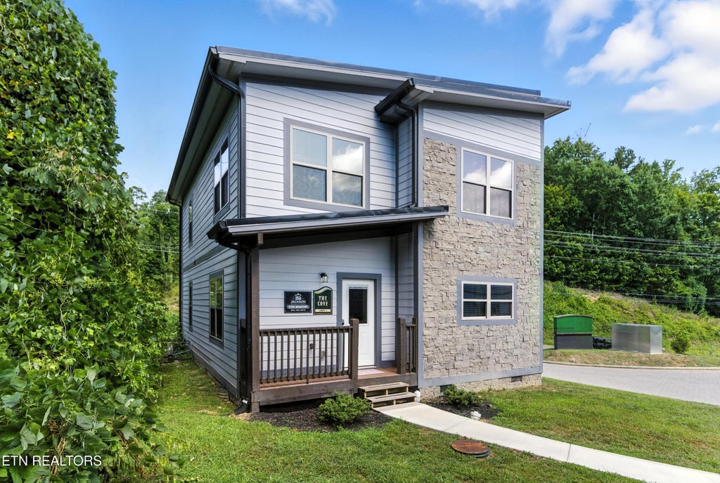 Photo of 576 Dollywood Lane #UNIT 1, Pigeon Forge, TN 37863 (MLS # 1353737)