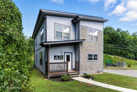 Photo of 576 Dollywood Lane #UNIT 1, Pigeon Forge, TN 37863 (MLS # 1353737)