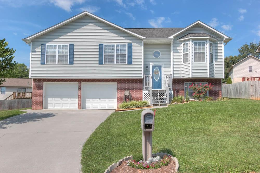 Photo 1 of 29 — 7567 Rising Brooks Lane, Knoxville, TN 37918