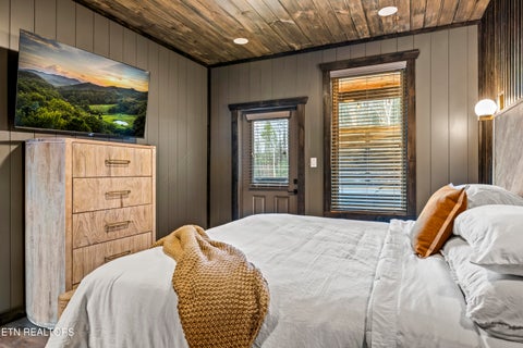 Tiny photo for 571 Warbonnet Way, Pigeon Forge, TN 37863 (MLS # 1355850)