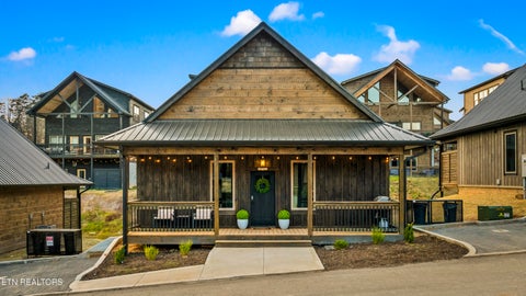 Photo of 571 Warbonnet Way, Pigeon Forge, TN 37863 (MLS # 1355850)