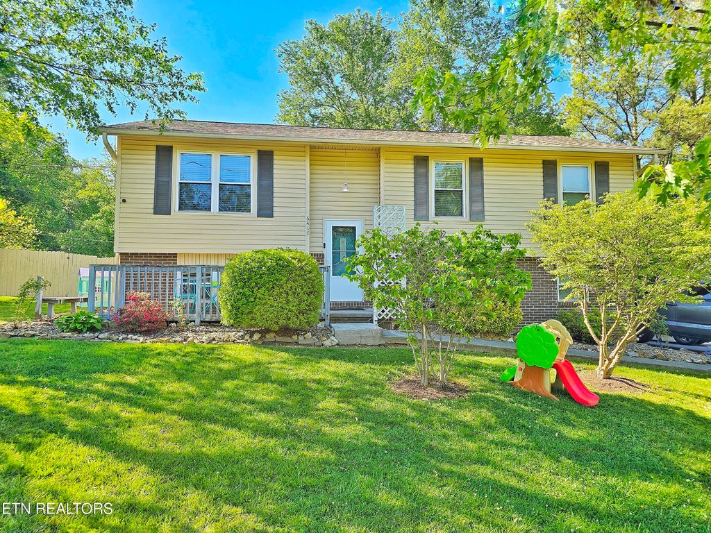 Photo of 6417 Hunters Glen Drive, Knoxville, TN 37921 (MLS # 1337606)