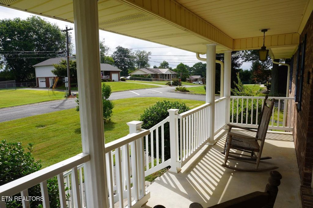 Photo of 633 Shaver Drive, Talbott, TN 37877 (MLS # 1335362)