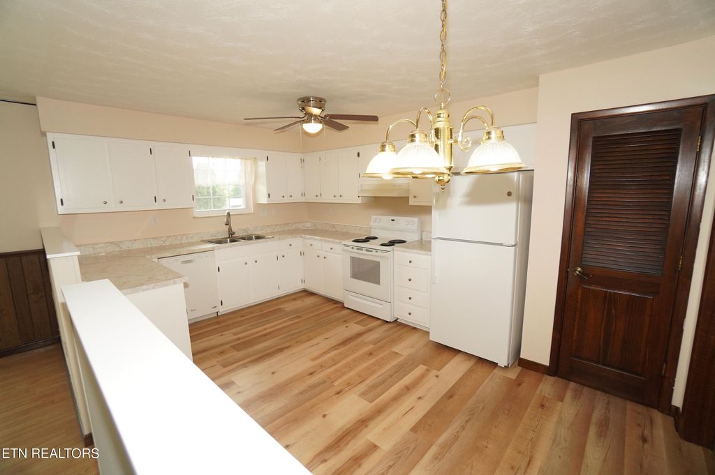 Photo of 633 Shaver Drive, Talbott, TN 37877 (MLS # 1335362)