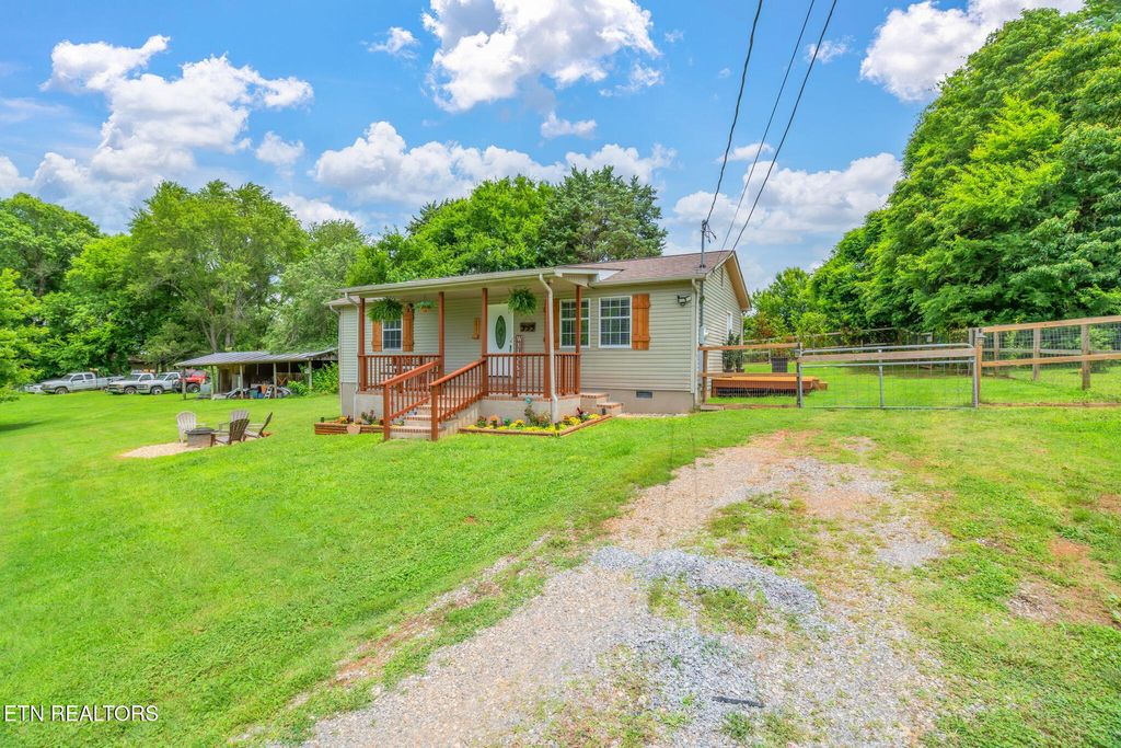 Photo of 555 N Trigonia Rd, Greenback, TN 37742 (MLS # 1305498)