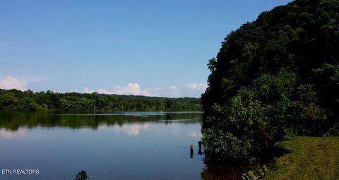 318 Port Madison Drive Loudon TN 37774