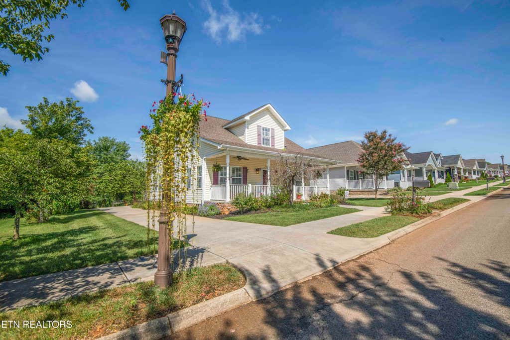 Photo of 952 Stratford Ave, Sweetwater, TN 37874 (MLS # 1352964)