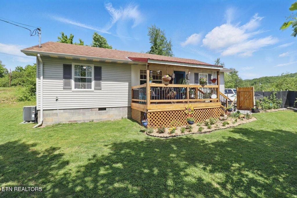 Photo of 164 Walker Lane, Middlesboro, KY 40965 (MLS # 1325032)