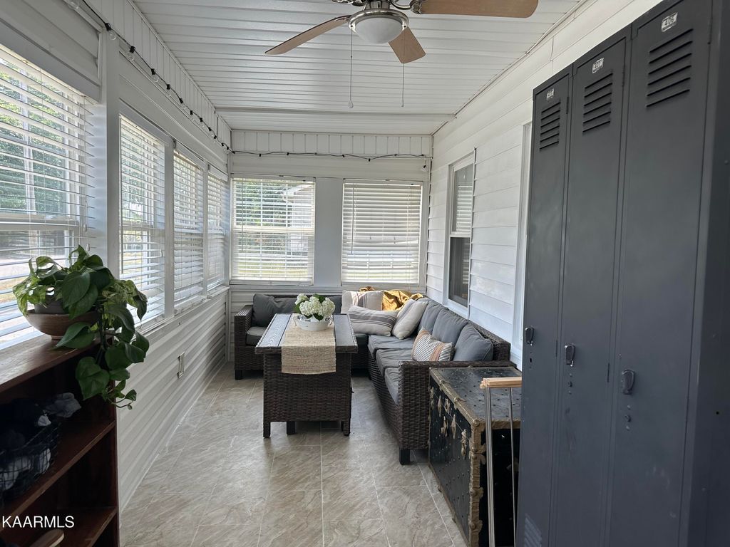 Photo of 833 Poplar Street St, Alcoa, TN 37701 (MLS # 1230761)