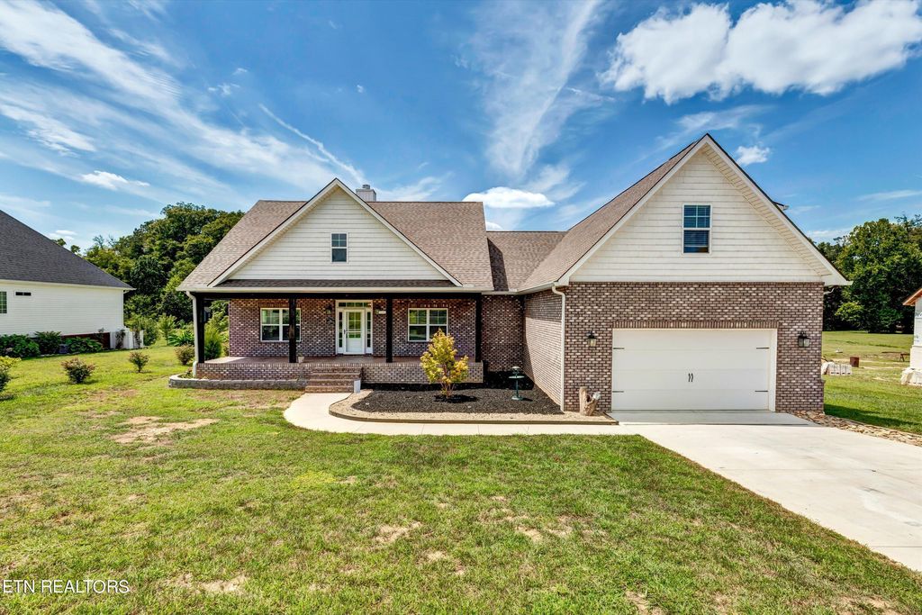 Photo of 634 Running Brook Drive, Strawberry Plains, TN 37871 (MLS # 1279550)