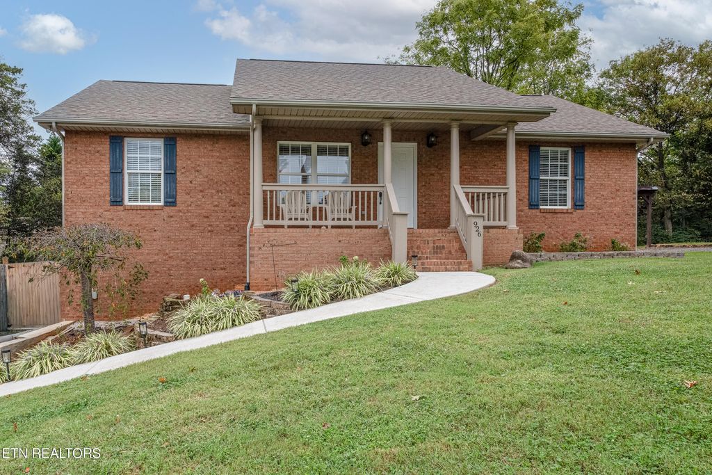 Photo of 926 Brentwood Drive, Maryville, TN 37804 (MLS # 1316653)
