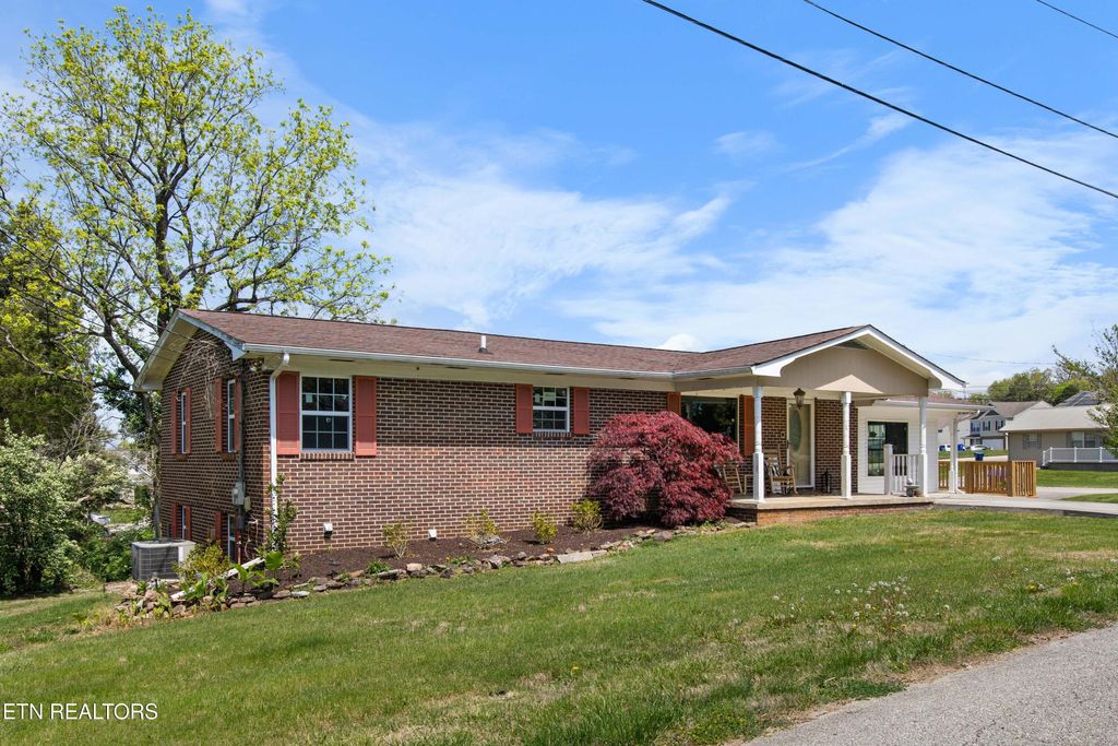 Photo of 504 Western Drive, Jefferson City, TN 37760 (MLS # 1336974)