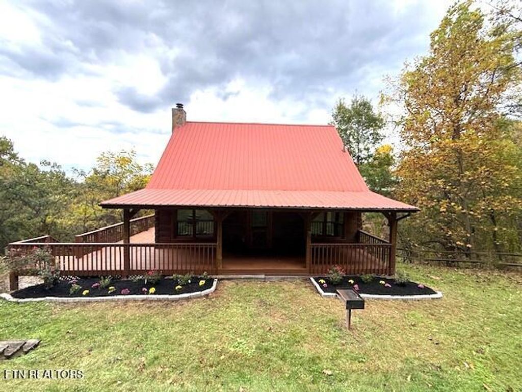 Photo of 1608 Bench Mountain Way, Sevierville, TN 37862 (MLS # 1322298)
