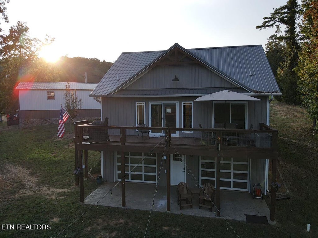 Photo of 429 Lakeshore Vista Drive, Kingston, TN 37763 (MLS # 1354684)