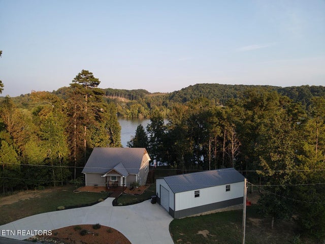 429 Lakeshore Vista Drive