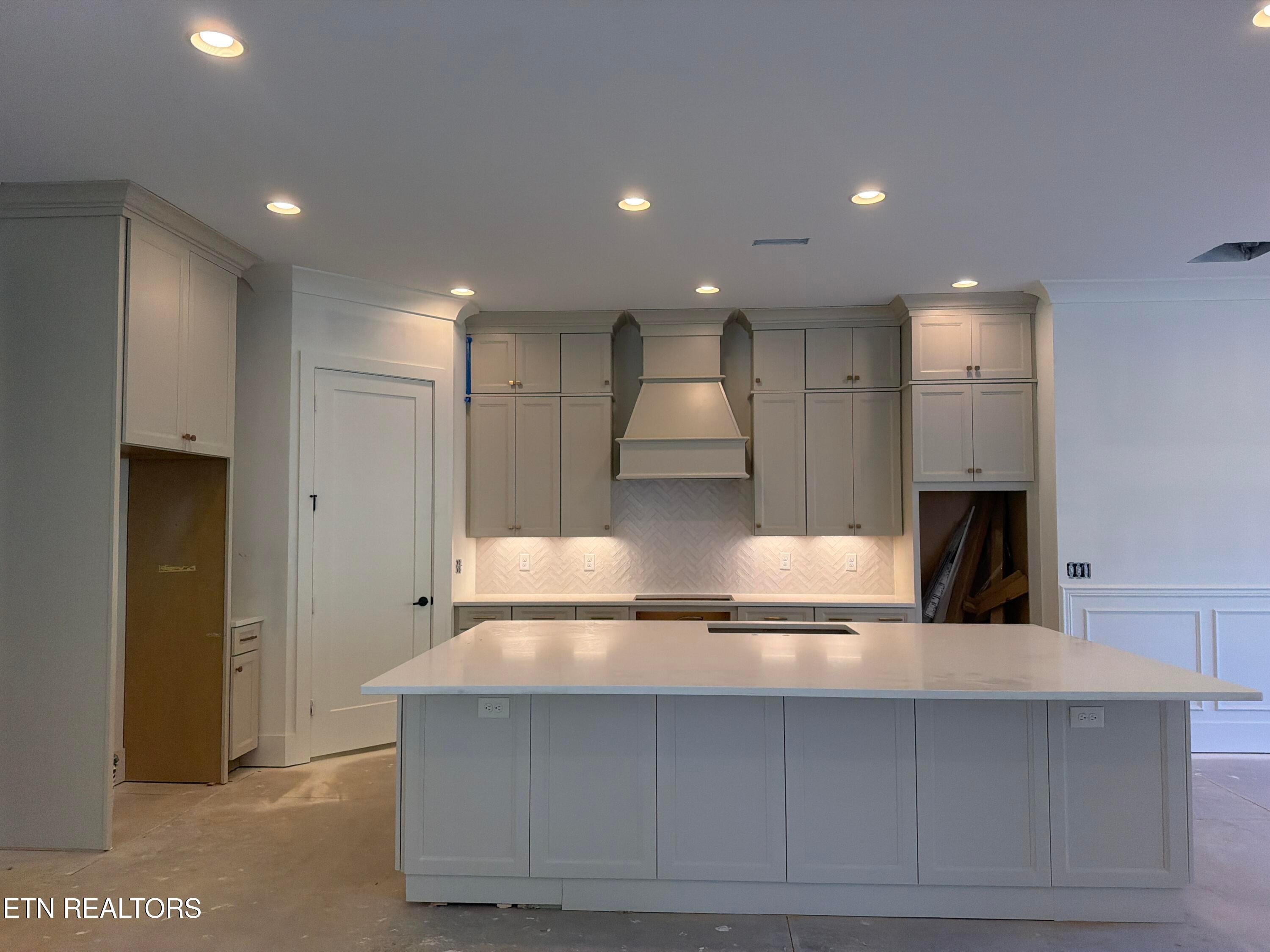 Lot 9 Silver Cedar