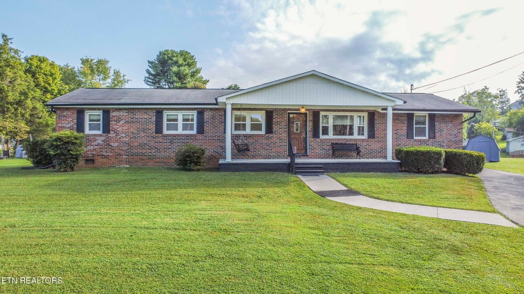 Photo of 151 Selma St, Lenoir City, TN 37771 (MLS # 1354455)