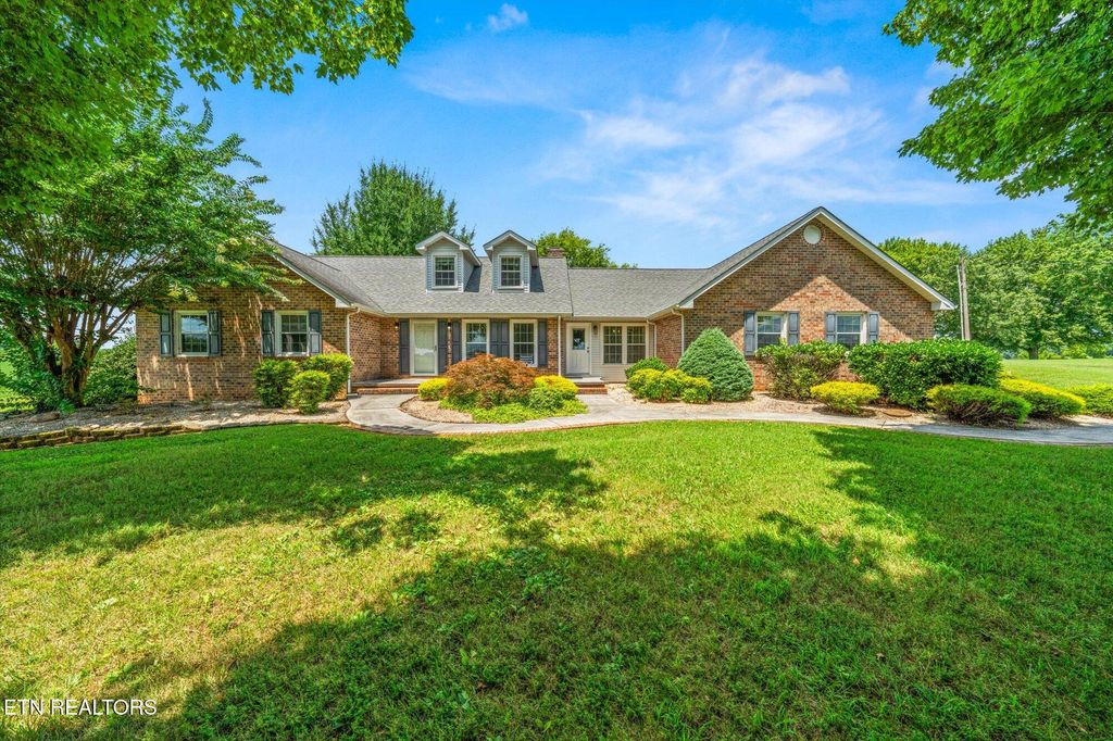 Photo of 242 Kirk Circle, Madisonville, TN 37354 (MLS # 1305664)