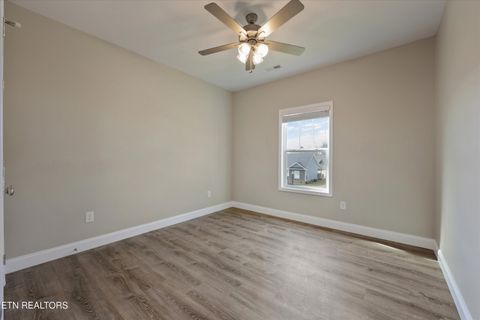 Tiny photo for 208 Daniel Morris Point, Clinton, TN 37716 (MLS # 1329885)