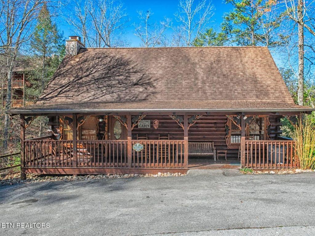 Photo of 711 Black Hawk Way #252, Pigeon Forge, TN 37863 (MLS # 1327896)