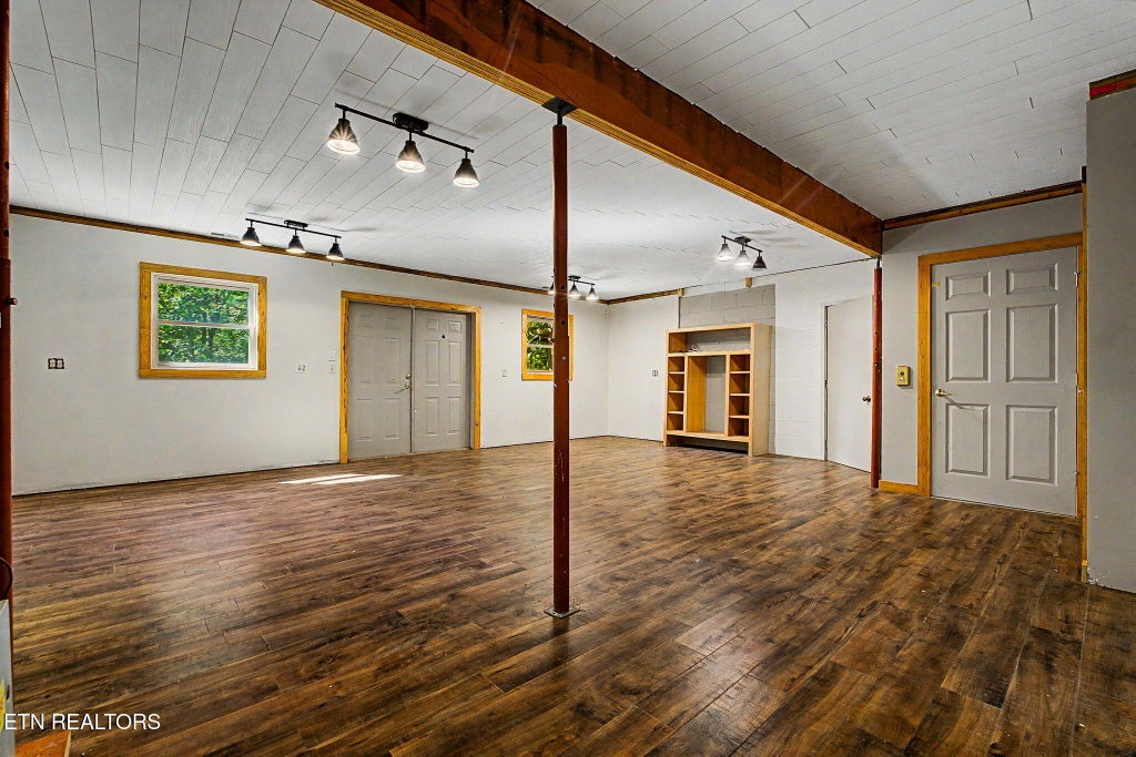 Photo of 1231 Vardy Blackwater Rd, Sneedville, TN 37869 (MLS # 1351025)