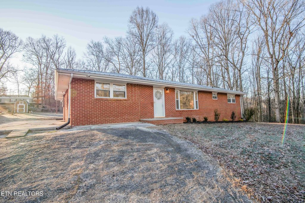 Photo of 251 Wolf Creek Rd, Kingston, TN 37763 (MLS # 1287812)